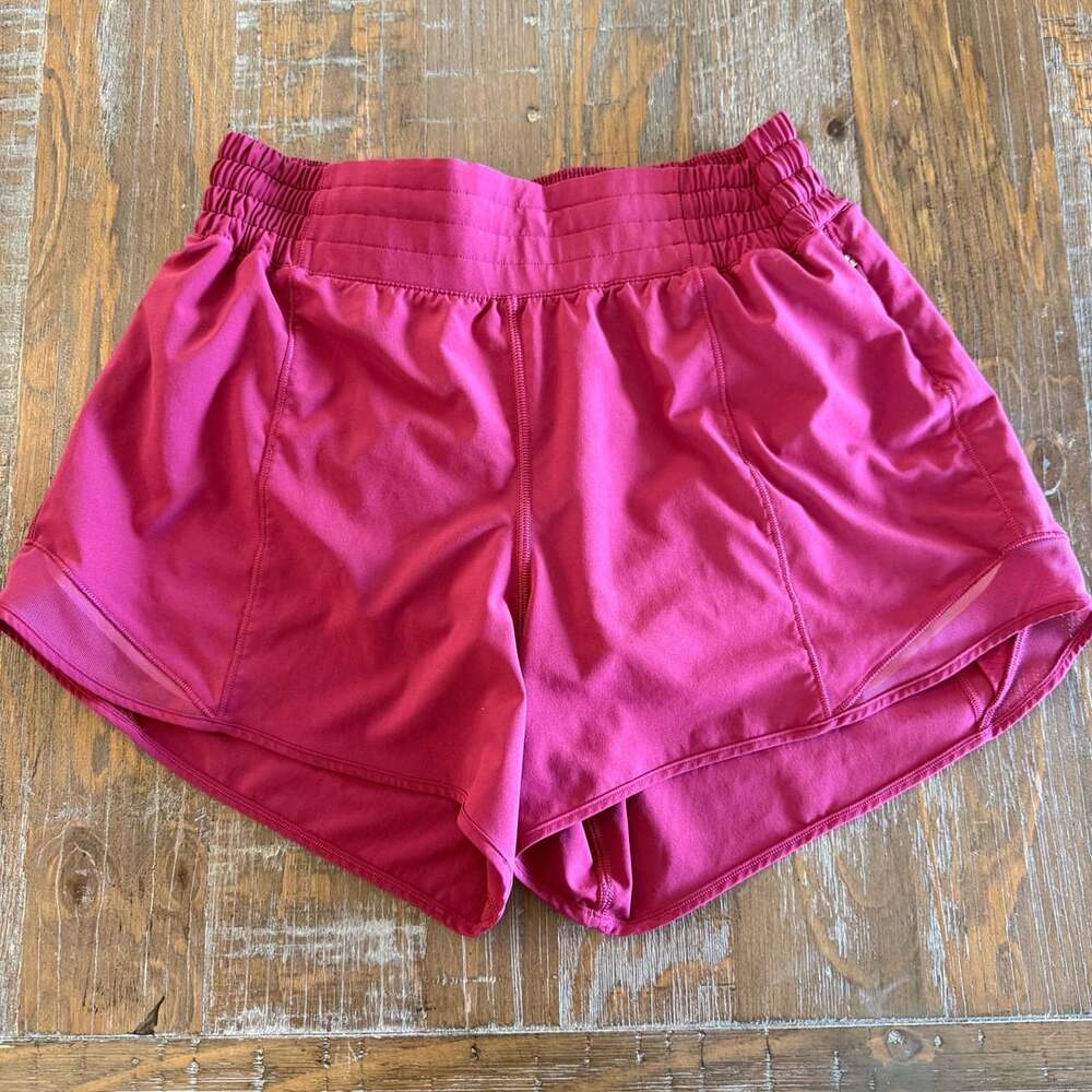 Lululemon Hotty Hot High-Rise Short 4 Size 8 Ripened Raspberry